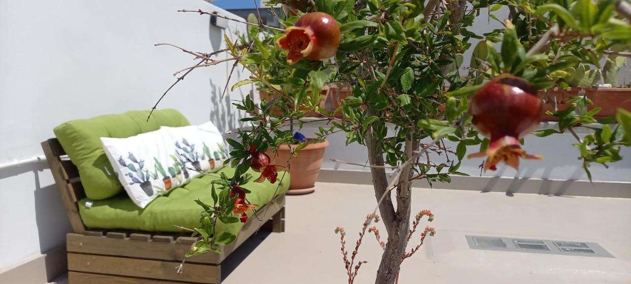 A Due Passi Temporary Apartment Trani Exterior photo